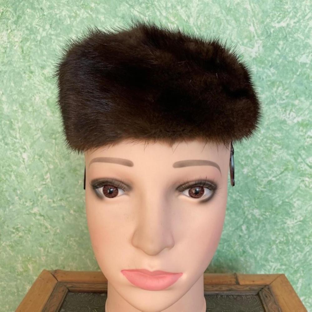 DE LUCA vintage fur hat
